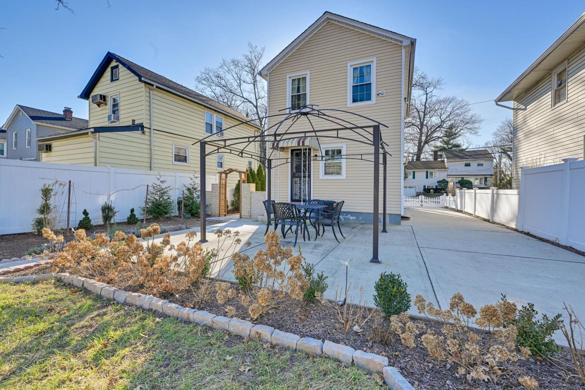 Charming Valley Stream Home 24 Mi To Central Park מראה חיצוני תמונה